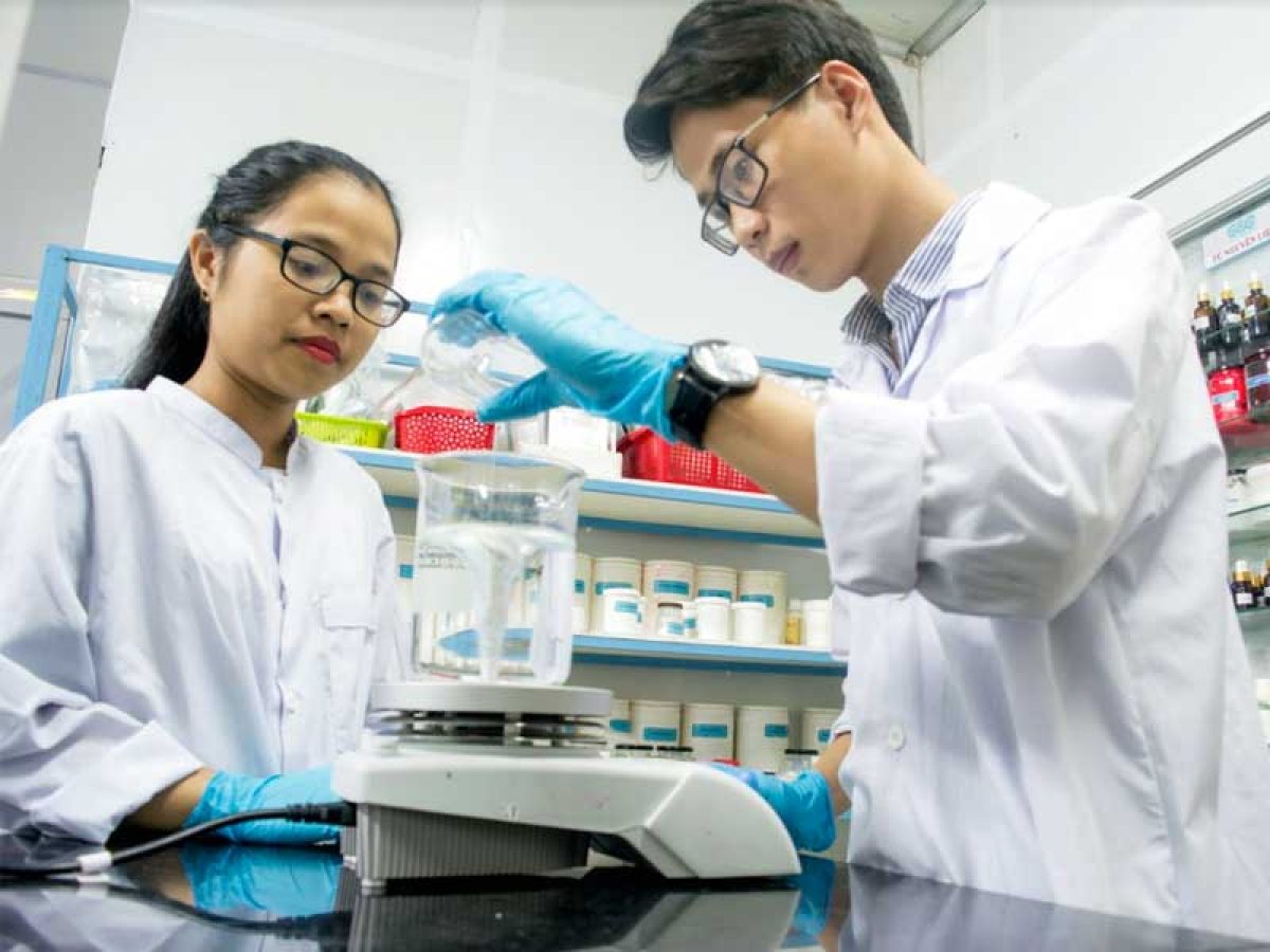 Sản xuất nước hoa theo yêu cầu